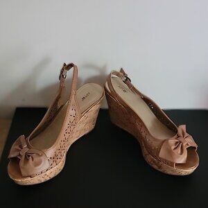 Apt 9 wedge shoes worn once size 8